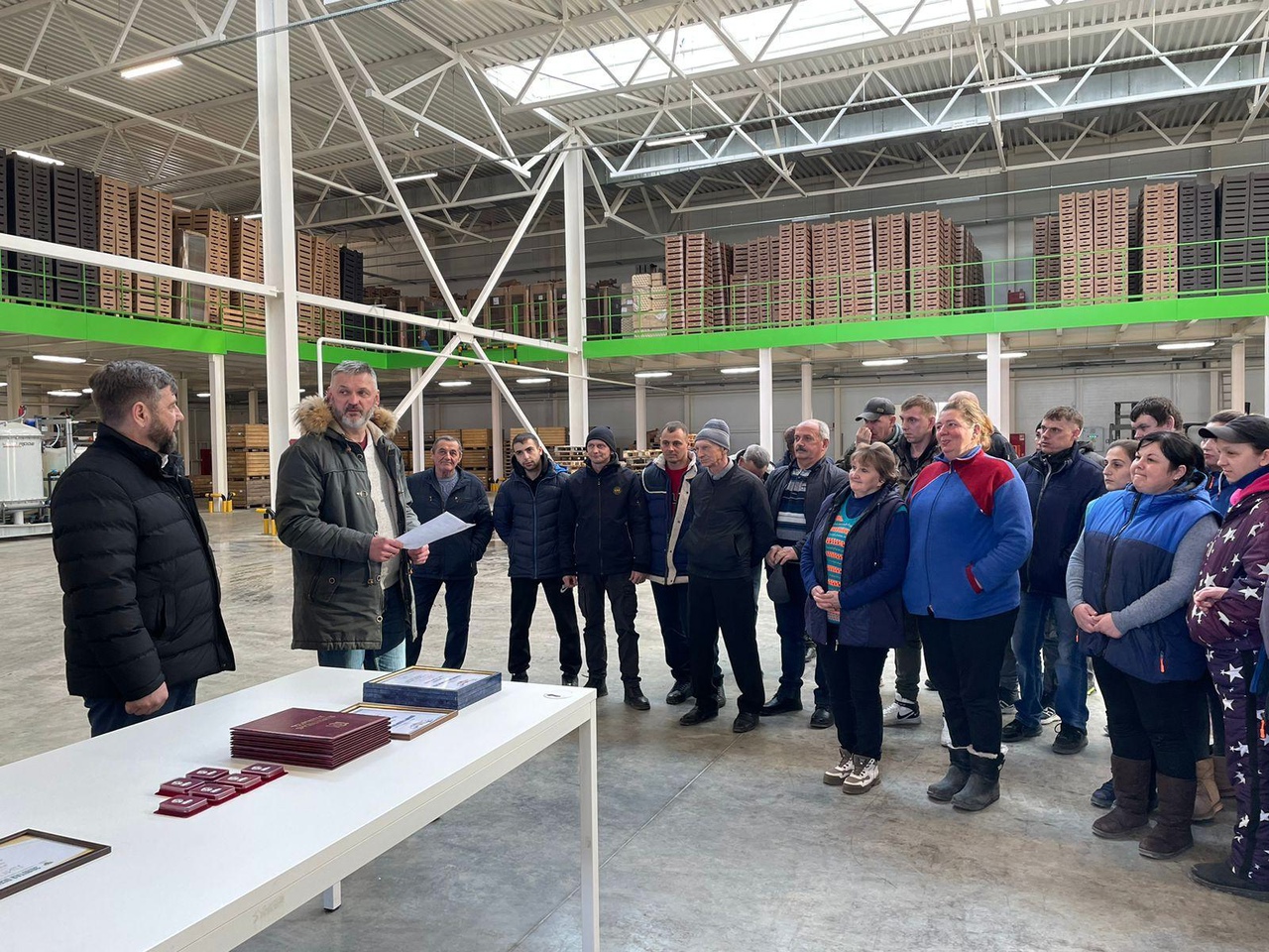 Министр сельского хозяйства Республики Крым Андрей Савчук посетил крупнейшее ООО «Фрукты Старого Крыма».