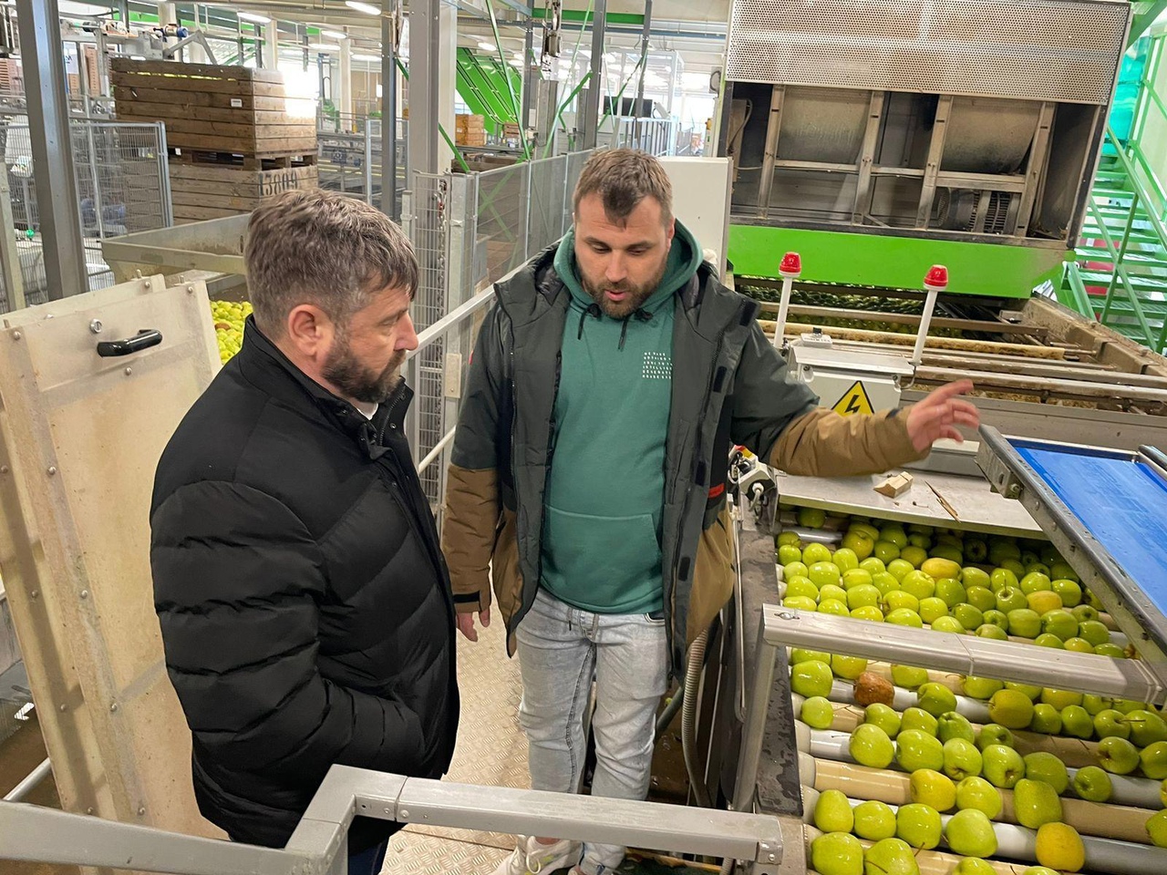 Министр сельского хозяйства Республики Крым Андрей Савчук посетил крупнейшее ООО «Фрукты Старого Крыма».