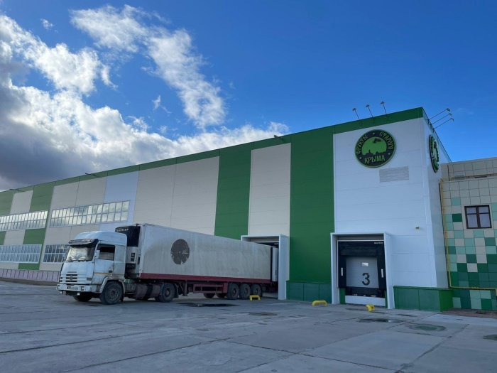 Министр сельского хозяйства Республики Крым Андрей Савчук посетил крупнейшее ООО «Фрукты Старого Крыма».